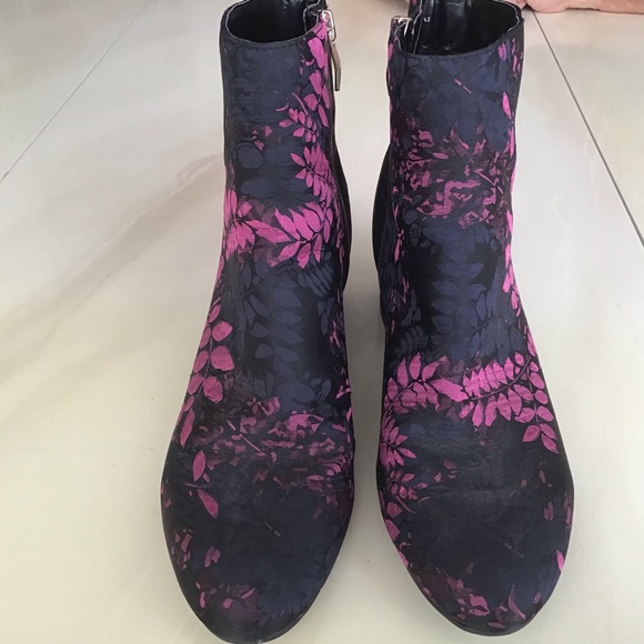 Floral Ankle Boots - Picture 5 of 6